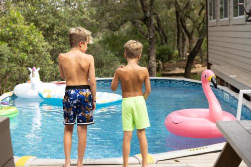 Spicewood Casa | 14 Ppl! Prvt Hot Tubs, Fire-pits 2 Homes, Venue