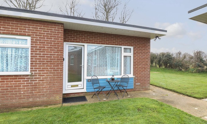 Mundesley Cabaña | 14 SIESTA MAR, pet friendly, with a garden in Mundesley