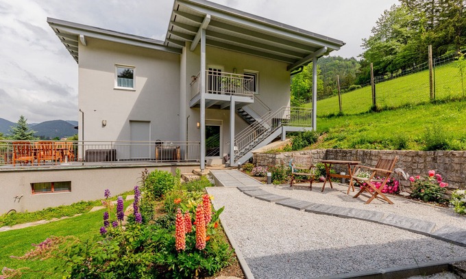 Puchberg Am Schneeberg Apartamento | Apartamento de 140 m² rodeado de naturaleza.