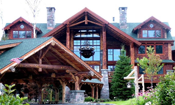 Lake Placid Condominio | 15-45% Off- Whiteface Lodge- Pools, Hot tubs, Spa, Game Room & Theatre!