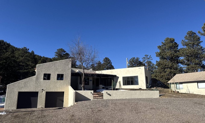 North Central Evergreen Casa | 15 Acre Private 5 bedroom Retreat