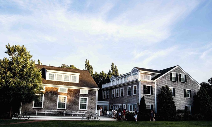 Edgartown Casa | 15 bedroom home walking distance to Edgartown