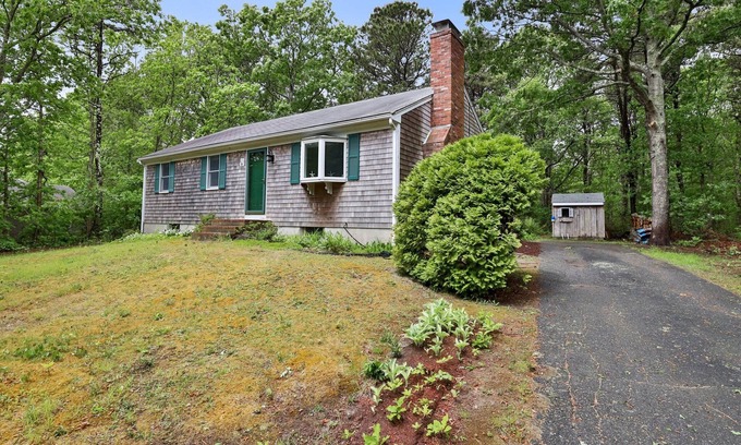 Sandwich Casa | 15 Courtland Drive - Charming modern home, pet-friendly, short drive to beach