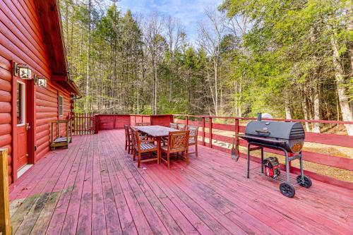 Mustoe Casa | 15 Mi to Snowshoe Resort Cabin with Deck and Fire Pit