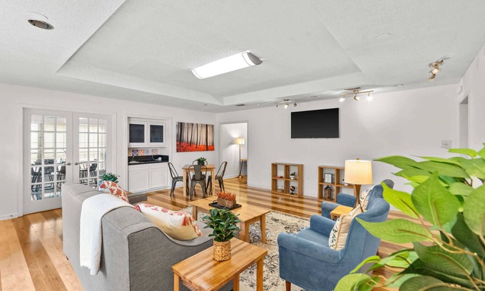 South Baton Rouge Casa | 15 Min to LSU & Downtown! Oak Hills Place Hideaway