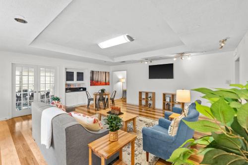 South Baton Rouge Casa | 15 Min to LSU & Downtown Oak Hills Place Hideaway
