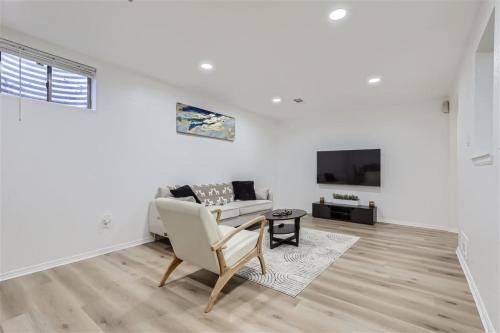 Montbello Casa | 15-mins from DIA, Remodeled, Cozy Downstairs Unit