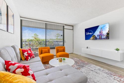 West Kissimmee Apartamento | 15 Mins from Disney World l Theme Room l Pool
