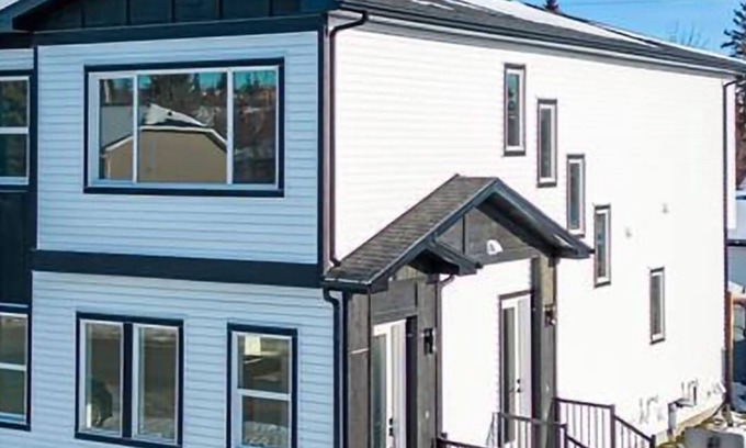 Southeast Calgary Apartamento | 15 mins to Downtown Calgary and 2 mins drive to amenities.