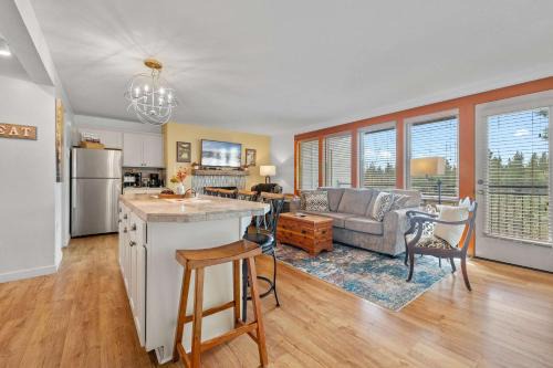 Bend Casa | 15 minute drive to Mt Bachelor Resort Perks