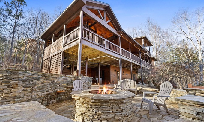 Morganton Cabina | 15% off Weekly Stays! Luxurious Large Blue Ridge Mtn. Cabin with Hot Tub!