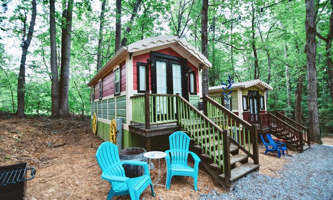 Sevierville Casa | Gypsy Cottage Near the Smokies # 15 Queenie