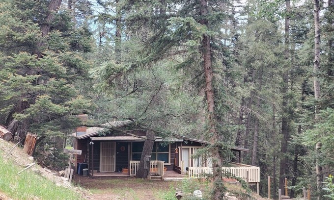 Cloudcroft Cabina | 15 Spruce Meadow · Sweet, Cozy Cabin Just 6 Miles from Cloudcroft