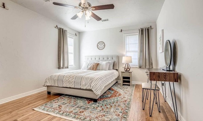Central Oklahoma City Casa | 15% Summer Discount~ Entire Home ~ Full Kitchen ~ Large Fenced Backyard