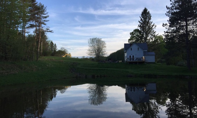 South New Berlin Casa | Country Paradise remodelado granja en 123 acres para disfrutar.
