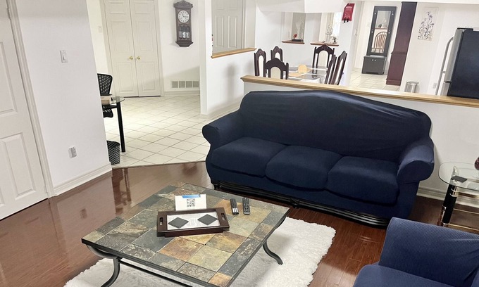 Lakeview Casa | 1500 ft.² Family friendly 2 bedroom 15 min. south of airport and 5 min to lake.
