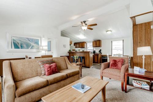 West Columbia Casa | 15mins to Downtown- Adorable on Taylor Both Units