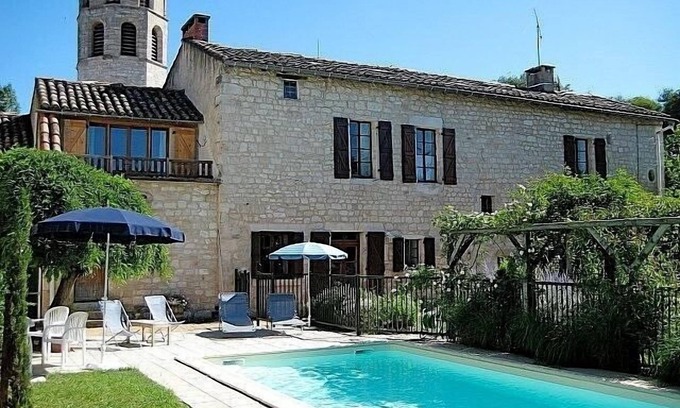 Vieux Casa | Antiguo presbiterio del siglo XV con piscina privada en un pueblo encantador