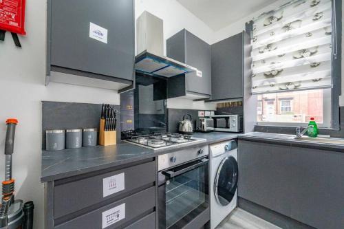 Leeds Casa | *15w* setup for your most amazing & relaxed stay + Free Parking + Free Fast WiFi *