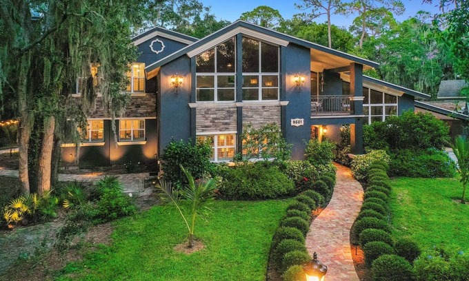 Seminole Casa | 16 beds, 5BA, 2 Acres, Salt POOL, Spa