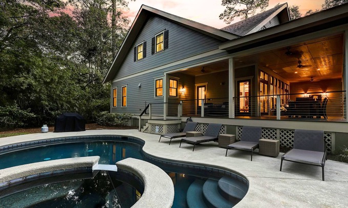 Heritage Woods Casa | 16 East Garrision - An Elegant Sea Pines Retreat with Southern Charm!