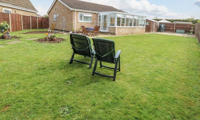 Stalham Casa | 16 Heron Gardens, STALHAM