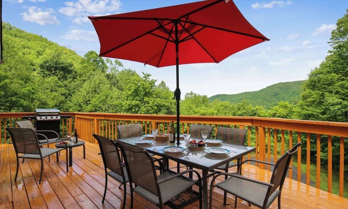 Weaverville Casa | IMPONENTE 50 MILLA vistas a la montaña, Chimenea, Lg cubierta, Jet Tub