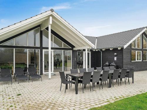 Olpenitz Casa | 16 person holiday home in Hasselberg