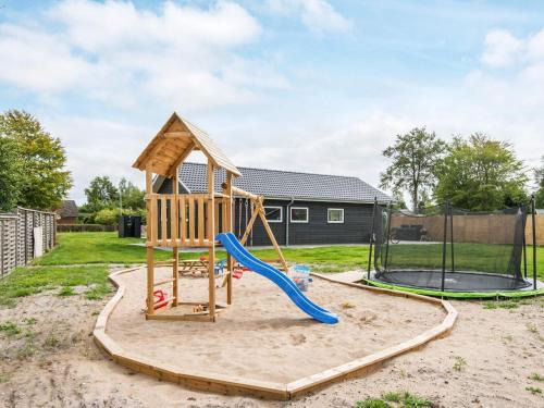 Fjellerup Casa | 16 person holiday home in Glesborg