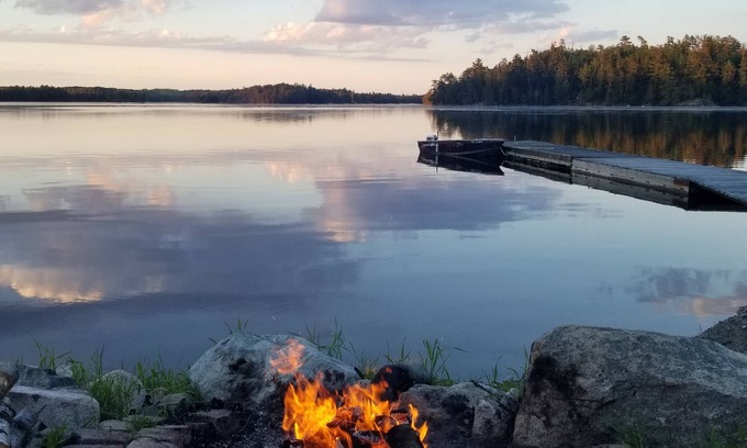 Sioux Narrows Nestor Falls Cabina | 16 Person Lakeside Lodge at The Citadel!