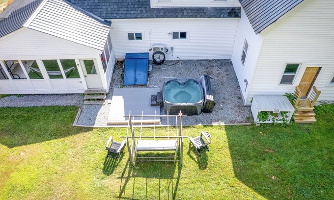 Antrim Casa | 16 ppl 2 hot tubs, game room, fire pit