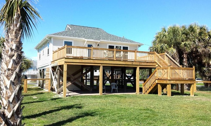 Folly Beach Casa | 1661 E Ashley - Ocean Cabin