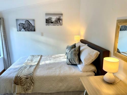 Beacon Bay Casa | 17 HAWKES HEAD SELF CATERING