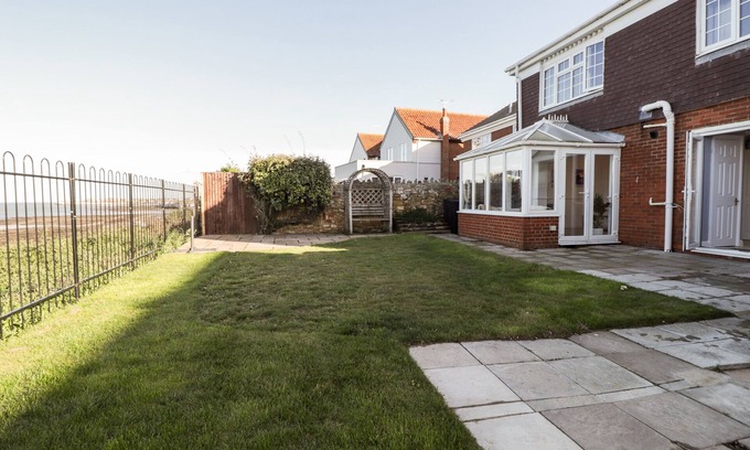 Birchington Cabaña | 17 ST. MAGNUS CLOSE, pet friendly in Birchington-On-Sea