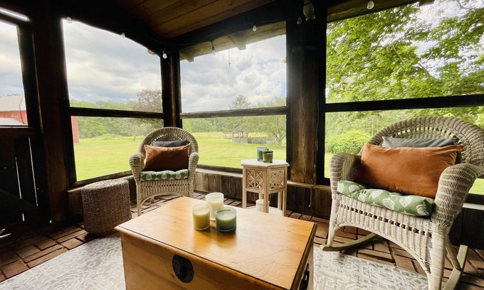 Selkirk Cama Y Desayuno | 1735 Stone Farmhouse