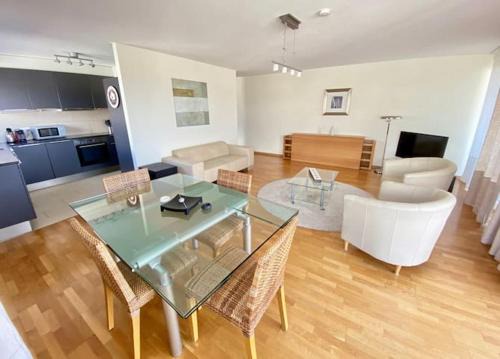 Lausanne Apartamento | 178 Good location spacious and free parking included
