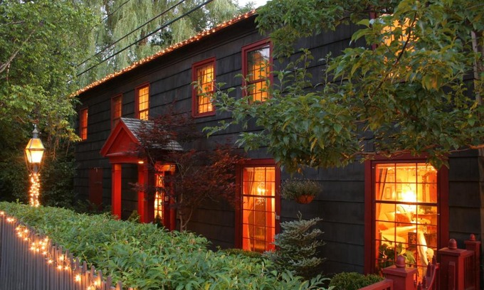 Bristol Hills Cama Y Desayuno | 1795 Acorn Inn Bed and Breakfast