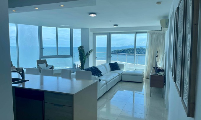 Playa Bonita Village Apartamento | 17E Beautiful 2-Bedroom Ocean View Apartment