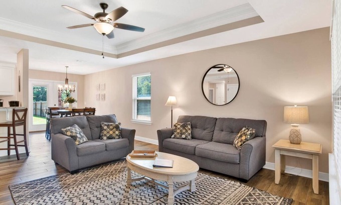 Southeast Pensacola Casa | 17th C~Tranquil Family Retreat