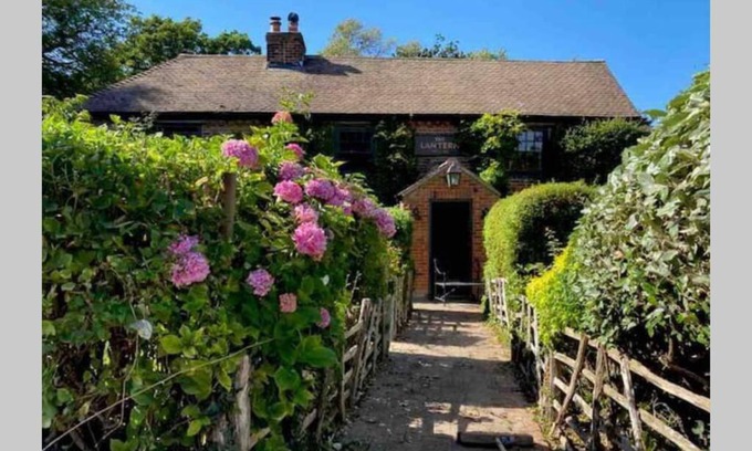 Martin Apartamento | 17th Century Boutique Getaway in the Countryside