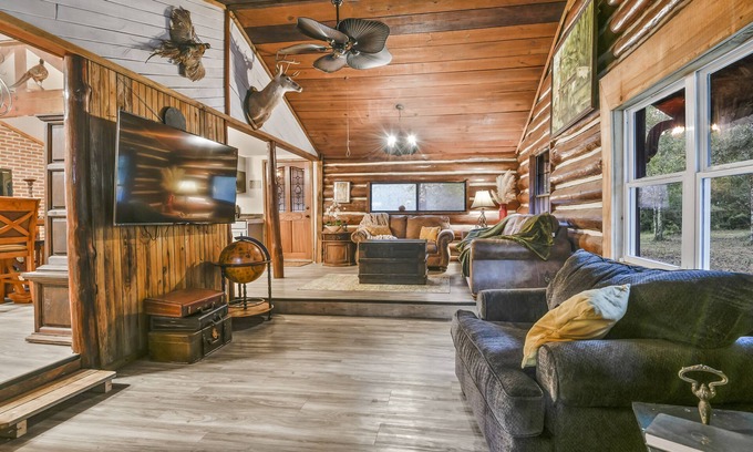Kiln Cabina | 18 acres with 2 pond s Family friendly retreat