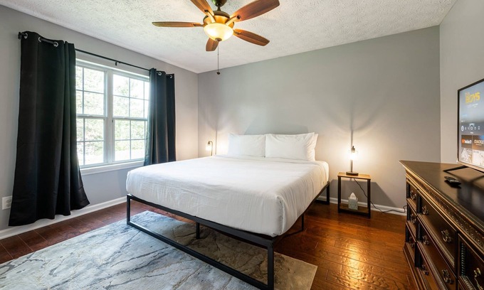 Emerson Casa | 18 Larkspur Ln Emerson