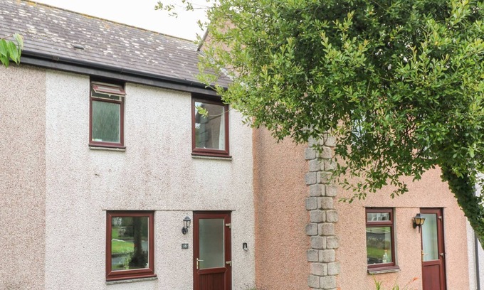Chysauster Cabaña | 18 OLD COURT, pet friendly, with pool in Penzance