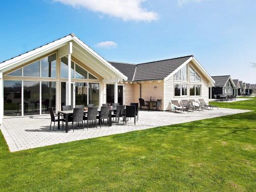 Olpenitz Casa | 18 person holiday home in Hasselberg