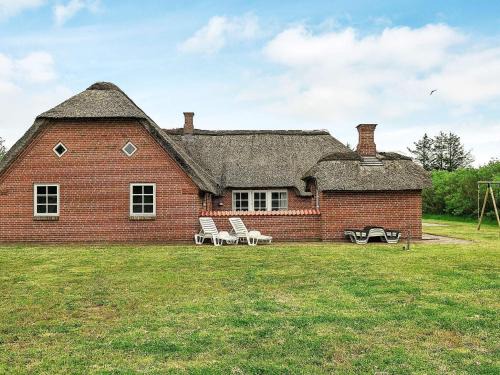 Øby Casa | 18 person holiday home in Ulfborg
