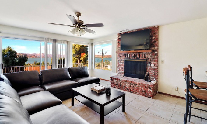 Lakeland Village Casa | 180° Lakeview 5B/3B Gameroom, Boat/RV Parking FastWifi, Beautiful Views, Family