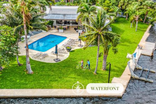 17th Street Causeway Casa | 180 of Waterfront Heated Pool Beach Proximity Paradise Point Key H0MES