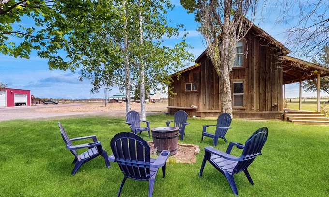 Crooked River Ranch Casa | 1800's Bunk House on Long Hollow Ranch, dog friendly w/ WiFi, access to trails