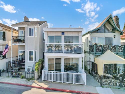 Balboa Peninsula Casa | 1807 W Bay Unit B