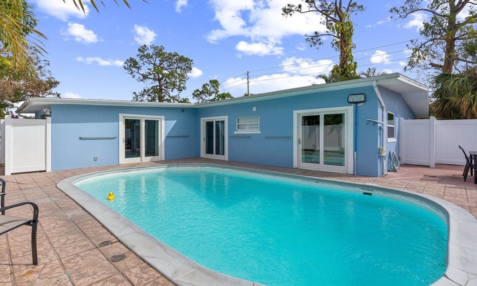 Anona Casa | 1818 Indian Rocks Road